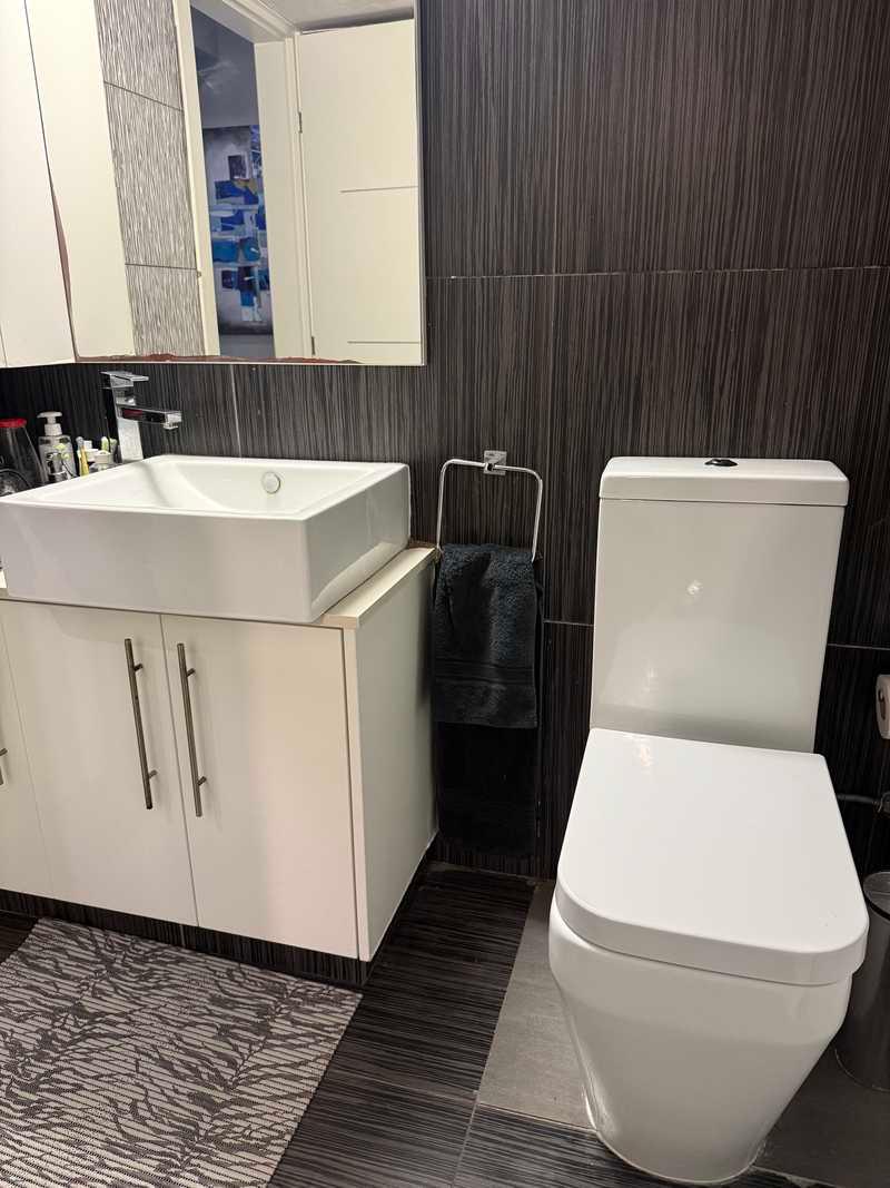 3-bedroom penthouse to rent: https://www.bazaraki.com/adv/5793254_3-bedroom-penthouse-to-rent (www.bazaraki.com)