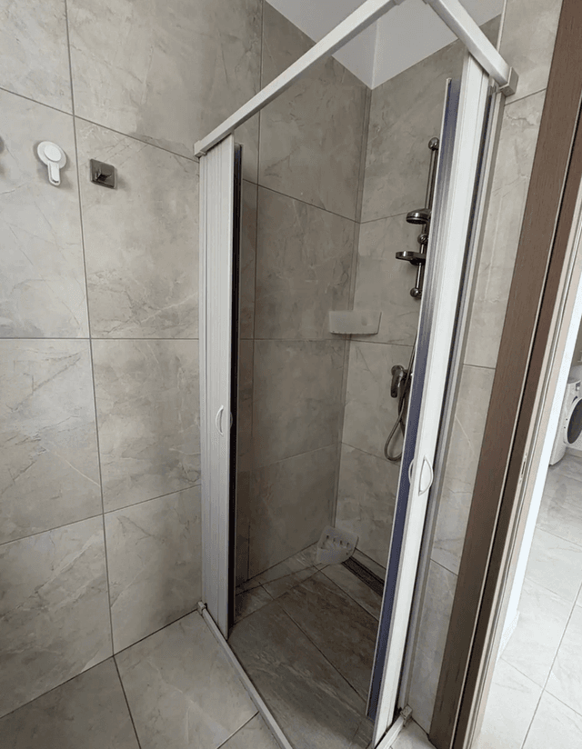 2-bedroom apartment to rent: https://www.bazaraki.com/adv/5787017_2-bedroom-apartment-to-rent (www.bazaraki.com)