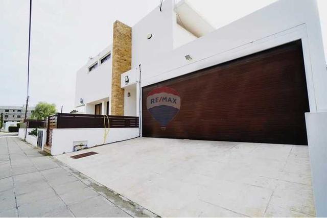 4-bedroom detached house for sale: https://www.bazaraki.com/adv/5797867_4-bedroom-detached-house-for-sale (www.bazaraki.com)