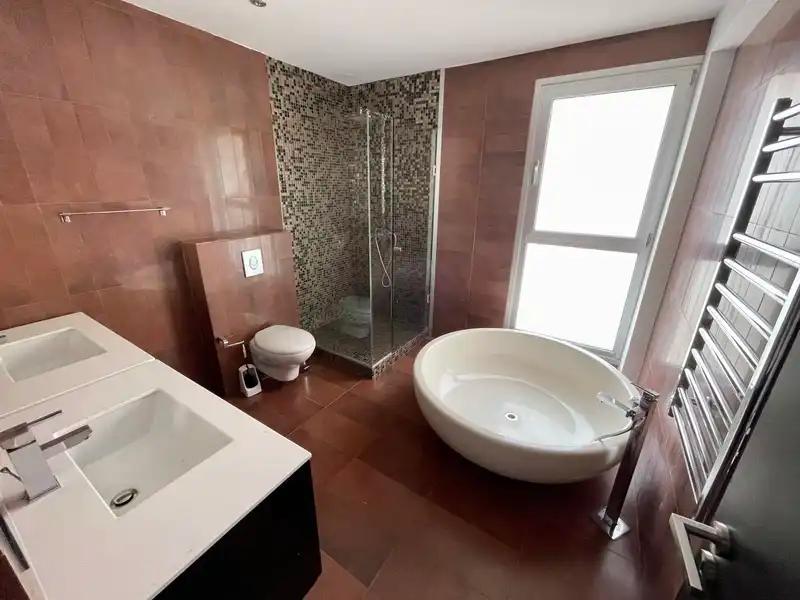 3-bedroom penthouse to rent: https://www.bazaraki.com/adv/5797083_3-bedroom-penthouse-to-rent (www.bazaraki.com)