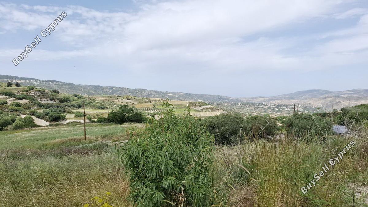 1,050 SQM Residential Land for sale in Stroumbi, Paphos: https://www.buysellcyprus.com/property-for-sale/paphos/stroumbi/land-for-sale-stroumbi-paphos-1797002.html (www.buysellcyprus.com)