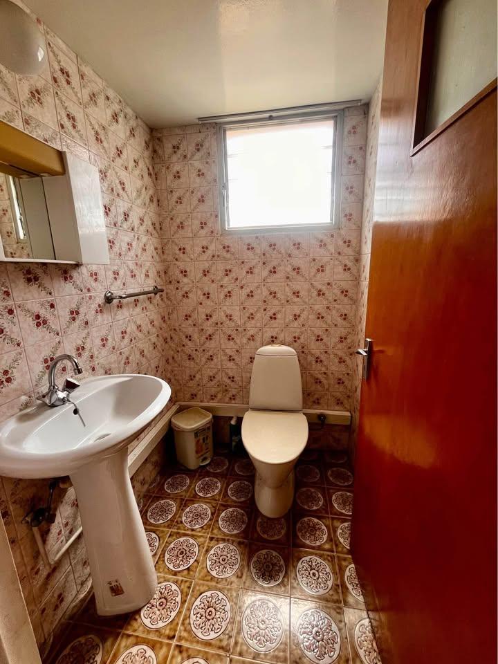 3.Bedroom Detached house: https://www.facebook.com/marketplace/item/643718012043450 (www.facebook.com)