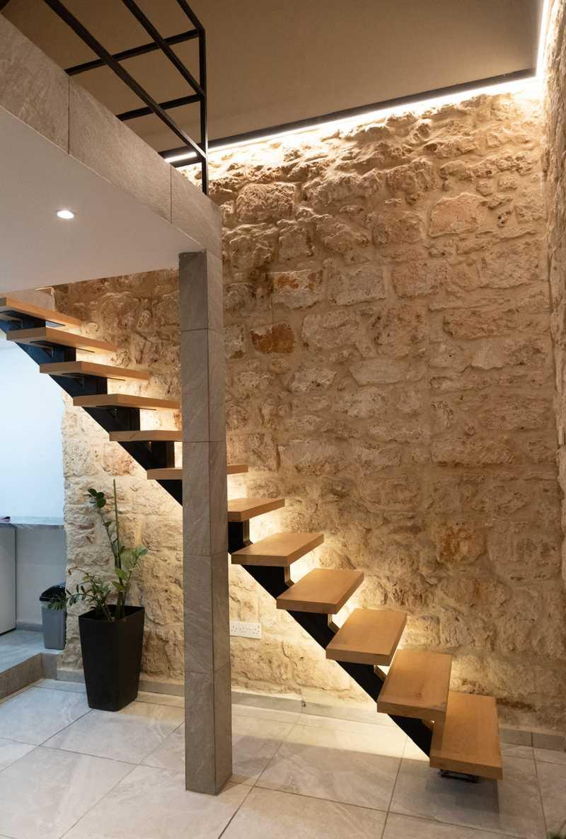 Sente loft suite: https://www.bazaraki.com/adv/5794452_sente-loft-suite (www.bazaraki.com)