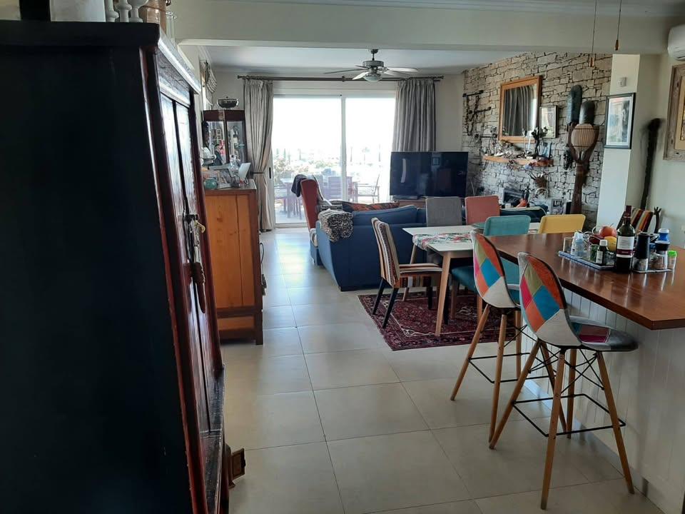 3/4 bedroom villa: https://www.facebook.com/marketplace/item/1513262092715409 (www.facebook.com)