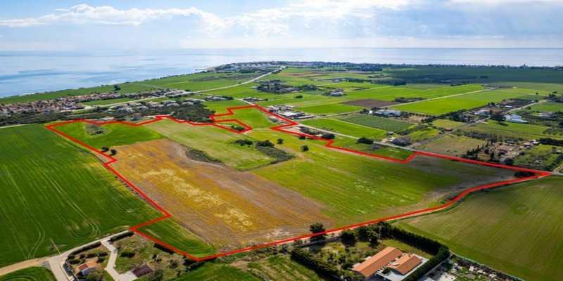 Residential land 10424 m²: https://www.bazaraki.com/adv/5792260_residential-land-10424-m2 (www.bazaraki.com)
