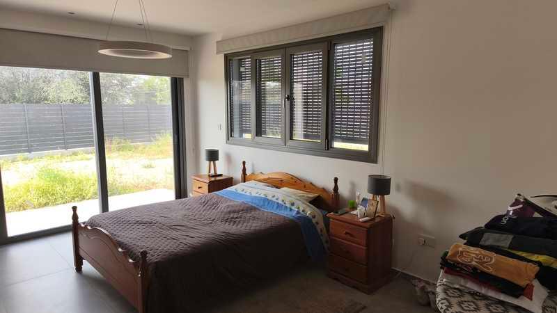 5-bedroom detached house for sale: https://www.bazaraki.com/adv/5786449_5-bedroom-detached-house-for-sale (www.bazaraki.com)