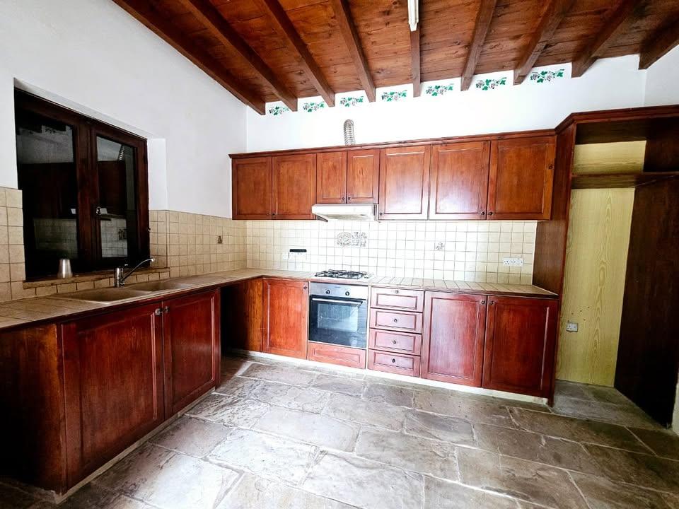 2 Beds 1 Bath House: https://www.facebook.com/marketplace/item/1856477321804539 (www.facebook.com)