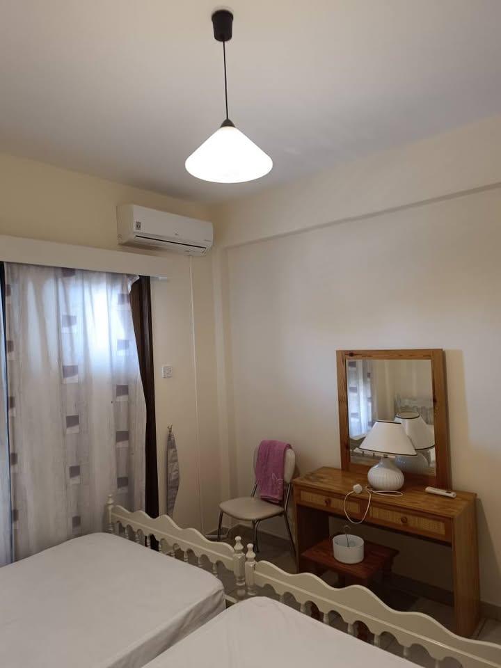 2 bedroom flat: https://www.facebook.com/marketplace/item/1026865659539266 (www.facebook.com)