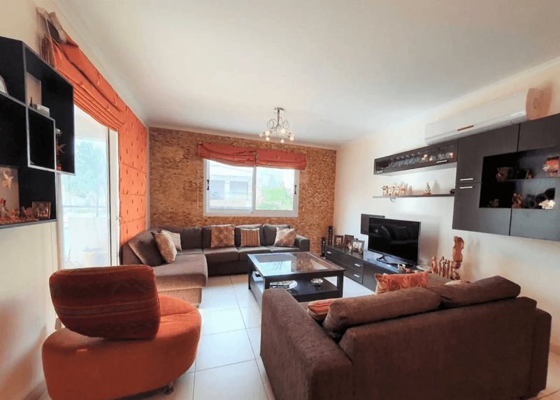 3-bedroom apartment to rent: https://www.bazaraki.com/adv/5795245_3-bedroom-apartment-to-rent (www.bazaraki.com)