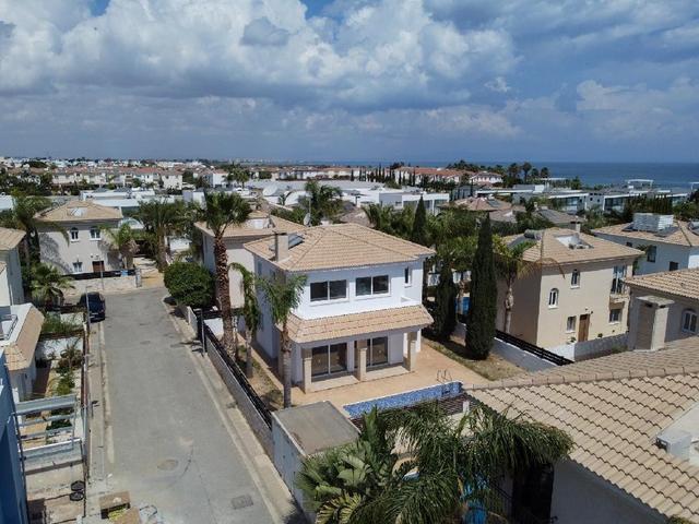 3 Bedroom Detached House For Sale: https://www.zyprus.com/property/39395/3-bedrooms-house-detached-house-in-kapparis-paralimni-famagusta (www.zyprus.com)