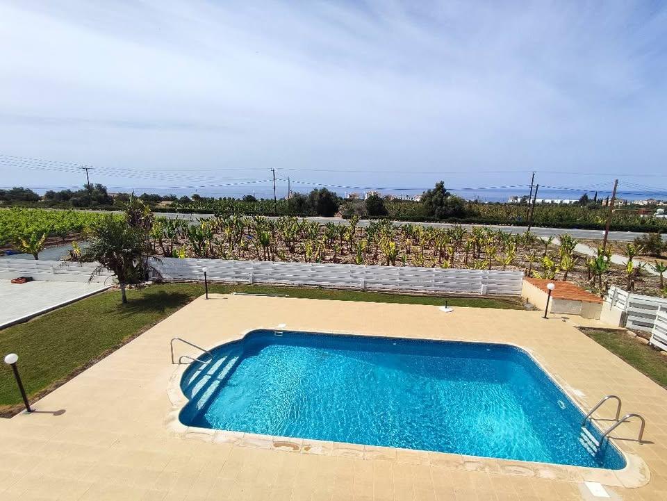 Villa Cristella - 5 Bedroom - Sea Caves Area 
For more info please call: 99907917: https://www.facebook.com/marketplace/item/1241076364020873 (www.facebook.com)