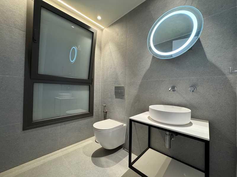 3-bedroom penthouse to rent: https://www.bazaraki.com/adv/5798252_3-bedroom-penthouse-to-rent (www.bazaraki.com)