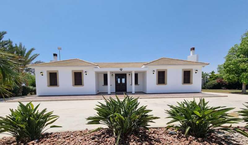 5-bedroom villa to rent: https://www.bazaraki.com/adv/5759486_5-bedroom-villa-to-rent (www.bazaraki.com)
