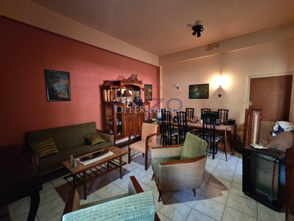 Spacious Semi-Detached House for Sale in Katholiki: https://www.offer.com.cy/en/spacious-semi-detached-house-for-sale-in-katholiki/21-816123/ (www.offer.com.cy)