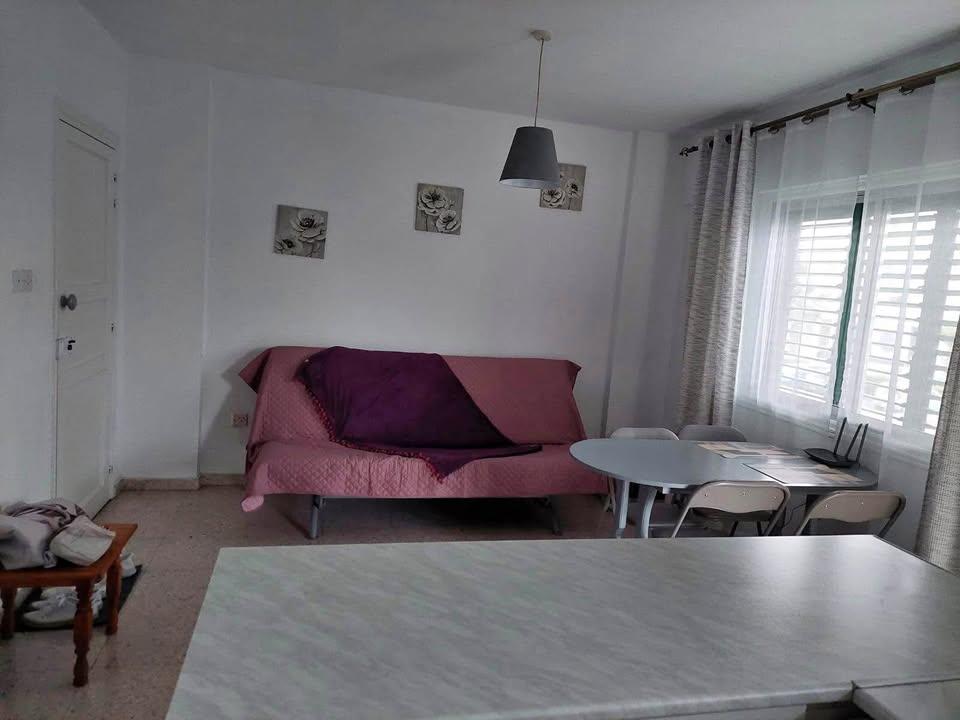 For rent 1 bedroom apartment in universal: https://www.facebook.com/marketplace/item/1092542902710765 (www.facebook.com)