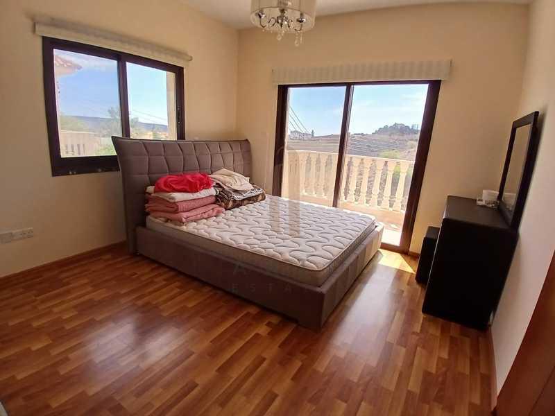  3-bedroom villa to rent: https://www.bazaraki.com/adv/5790392_3-bedroom-villa-to-rent (www.bazaraki.com)