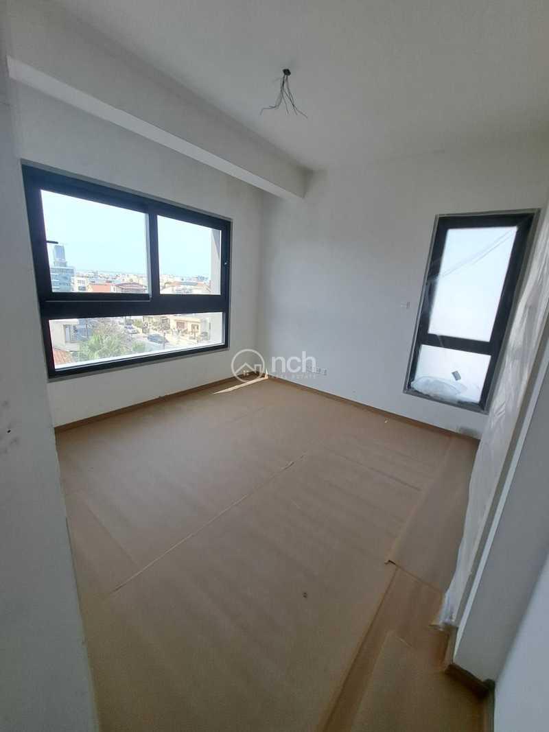 3-bedroom penthouse to rent: https://www.bazaraki.com/adv/5795385_3-bedroom-penthouse-to-rent (www.bazaraki.com)