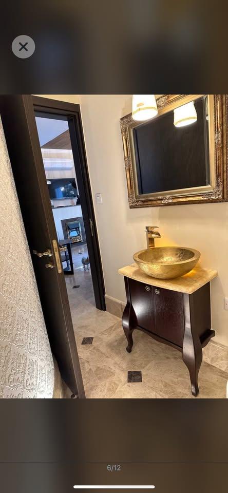 4 Beds 2 Baths House: https://www.facebook.com/marketplace/item/1209334443872119 (www.facebook.com)