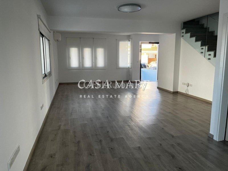 Three-Bedroom House in Egκomi: https://www.offer.com.cy/en/three-bedroom-house-in-egκomi/21-816636/ (www.offer.com.cy)