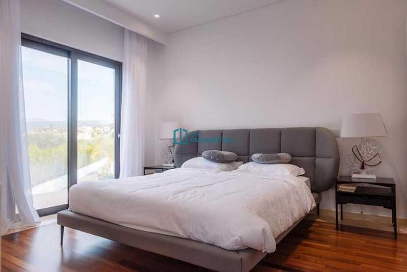 4-bedroom villa for sale: https://www.bazaraki.com/adv/5790827_4-bedroom-villa-for-sale (www.bazaraki.com)