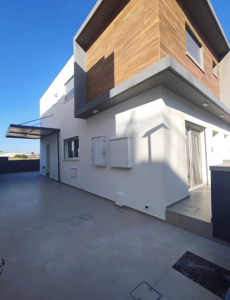3 Bedroom Semi Detached House (All Bills Included): https://www.facebook.com/marketplace/item/29604228602558433 (www.facebook.com)