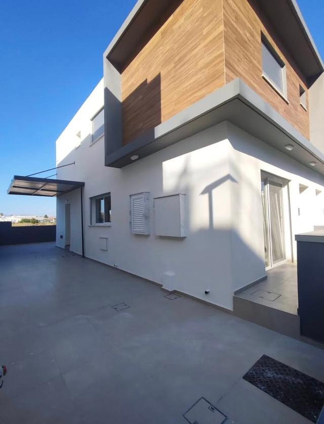 3 Bedroom Semi Detached House (All Bills Included): https://www.facebook.com/marketplace/item/29604228602558433 (www.facebook.com)