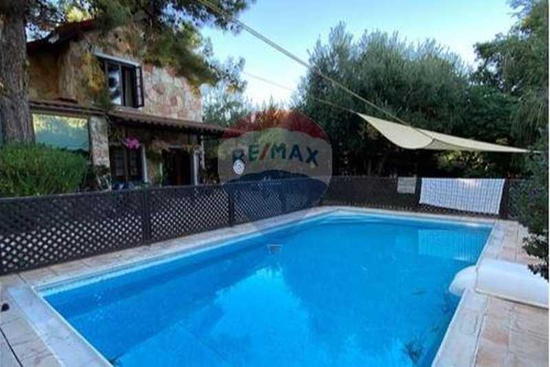 4-bedroom villa for sale: https://www.bazaraki.com/adv/5797868_4-bedroom-villa-for-sale (www.bazaraki.com)