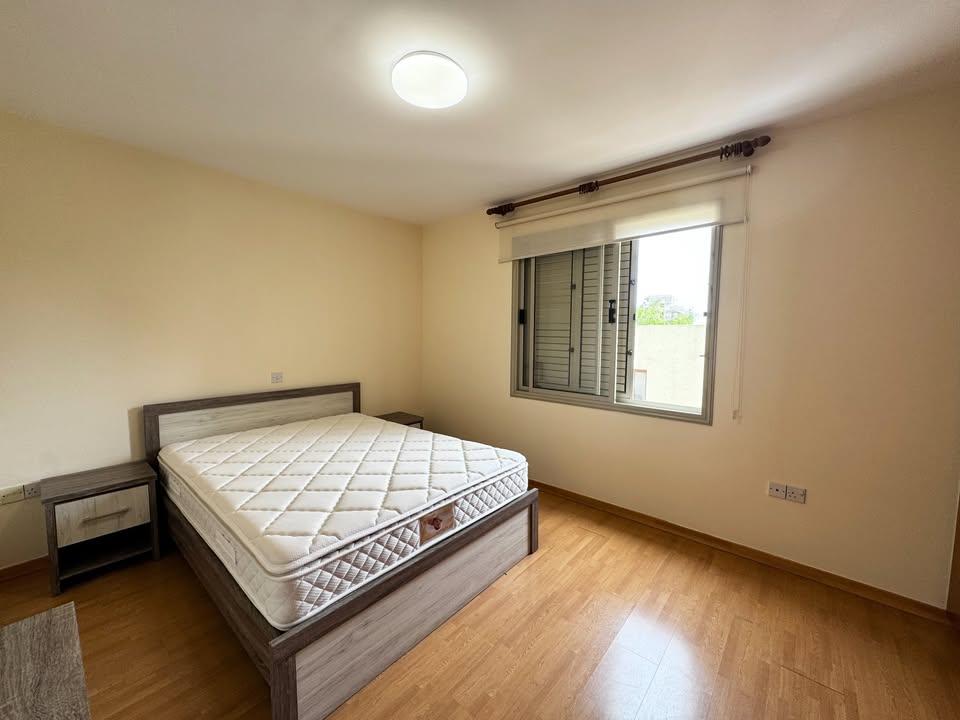 3 beds 2 baths Flat/apartment: https://www.facebook.com/marketplace/item/655215410652429 (www.facebook.com)