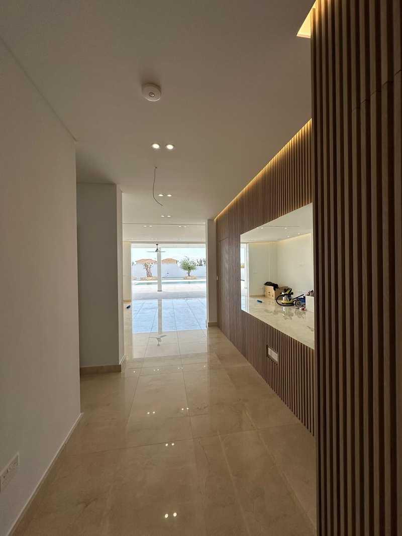  5-bedroom villa to rent: https://www.bazaraki.com/adv/5787190_5-bedroom-villa-to-rent (www.bazaraki.com)