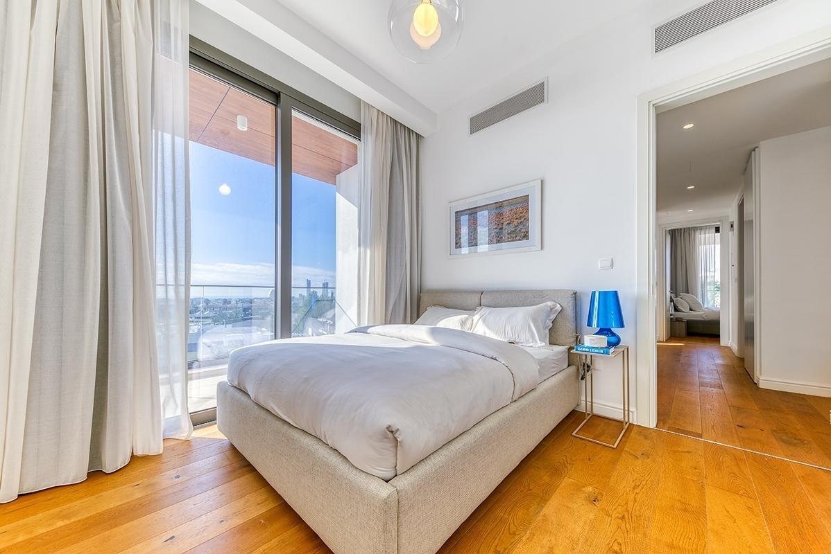 4-bedroom penthouse in Limassol №150196: https://dom.com.cy/en/catalog/rent/150196/ (dom.com.cy)