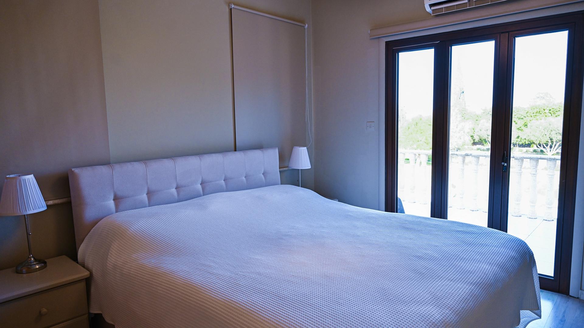 6-bedroom villa in Larnaca № 153177: https://dom.com.cy/en/catalog/sale/153177/ (dom.com.cy)
