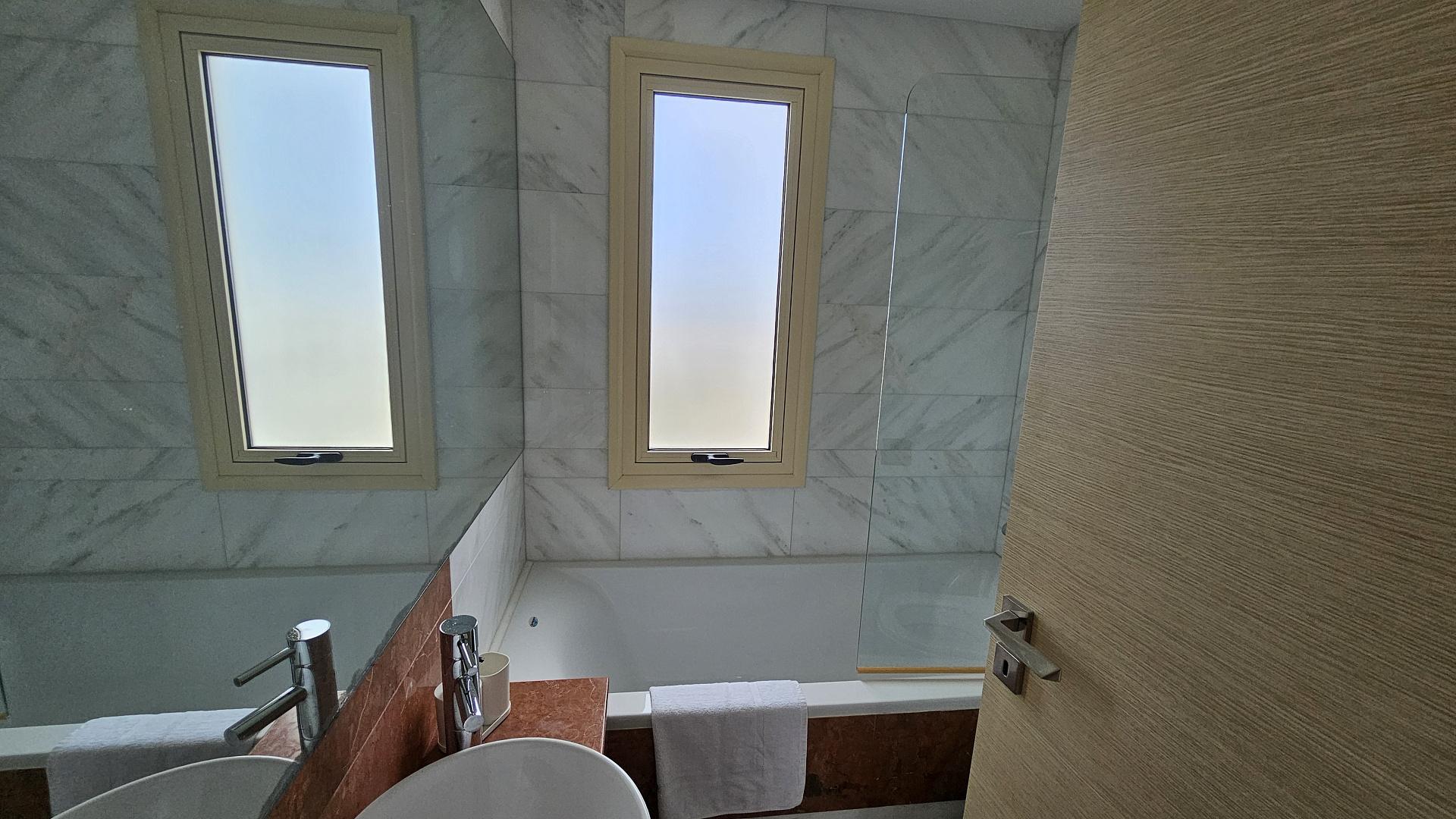 3-bedroom apartment in Paphos № 154000: https://dom.com.cy/en/catalog/sale/154000/ (dom.com.cy)