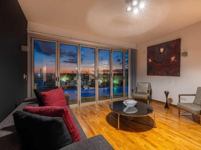 6-bedroom villa for sale: https://www.bazaraki.com/adv/5796839_6-bedroom-villa-for-sale (www.bazaraki.com)
