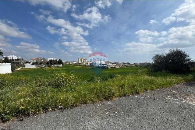 Residential land 6139 m²: https://www.bazaraki.com/adv/5789312_residential-land-6139-m2 (www.bazaraki.com)