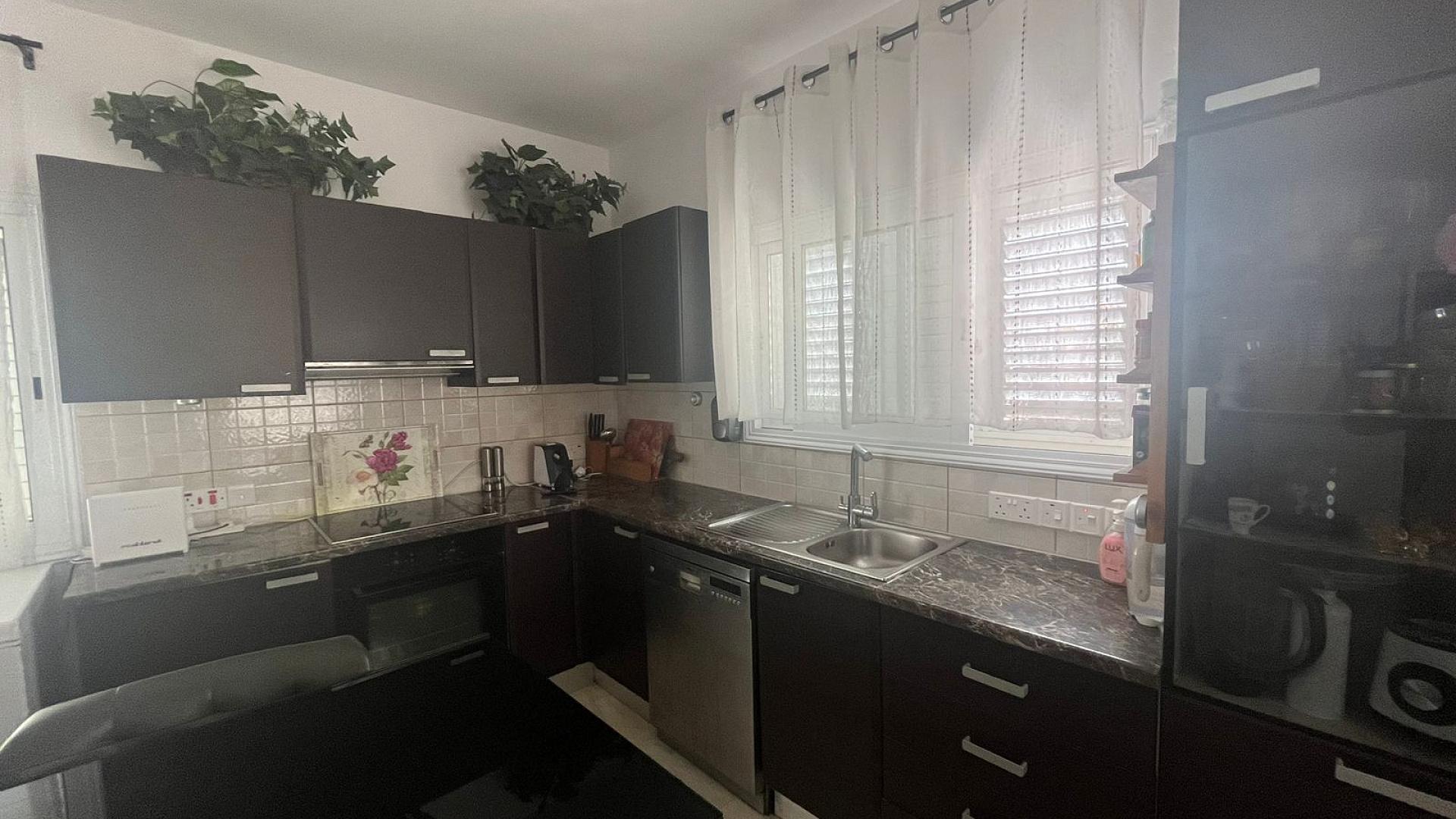4-bedroom house in Paphos №153688: https://dom.com.cy/en/catalog/rent/153688/ (dom.com.cy)
