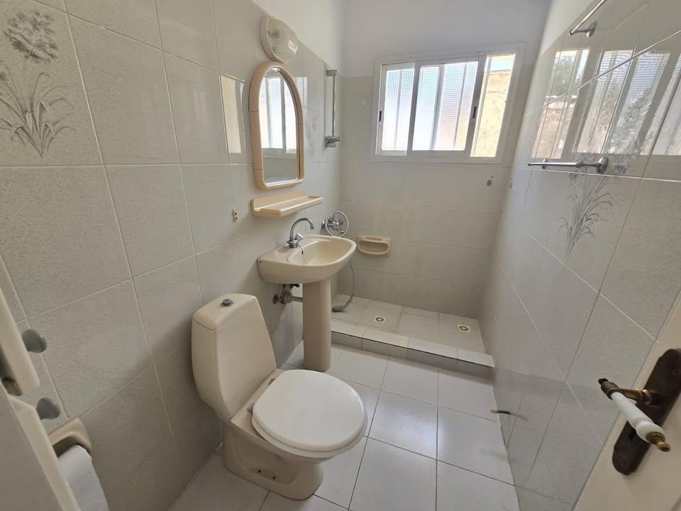 3 Beds 2 Baths House: https://www.facebook.com/marketplace/item/622762424144560 (www.facebook.com)