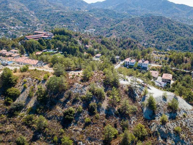 Residential land 942 m²: https://www.bazaraki.com/adv/5798192_residential-land-942-m2 (www.bazaraki.com)