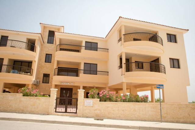 2 bedroom for rent in Tersefanou: https://www.facebook.com/marketplace/item/3098008510363212 (www.facebook.com)