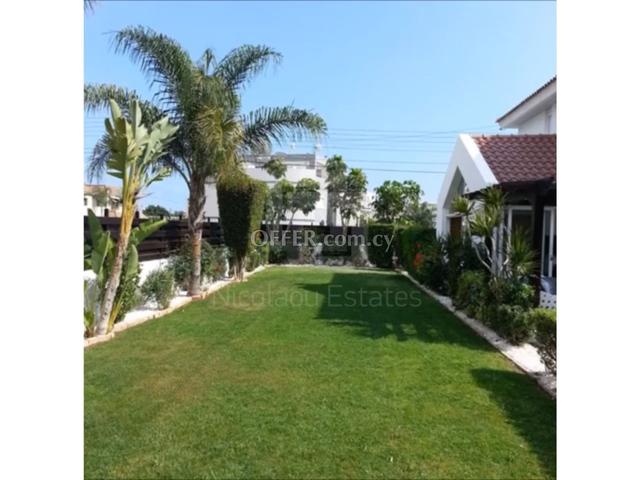 Beautiful villa with swimming pool 100m from Dasoudi beach in Potamos Germasogia: https://www.offer.com.cy/en/beautiful-villa-with-swimming-pool-100m-from-dasoudi-beach-in-potamos-germasogia/21-712140/ (www.offer.com.cy)