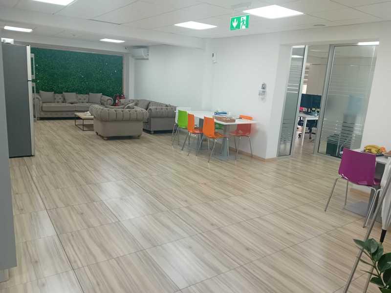 Modern 160 square meter mezzanine floor in agios athanasios: https://www.bazaraki.com/adv/5796608_modern-160-square-meter-mezzanine-floor-in-agios-athanasios (www.bazaraki.com)