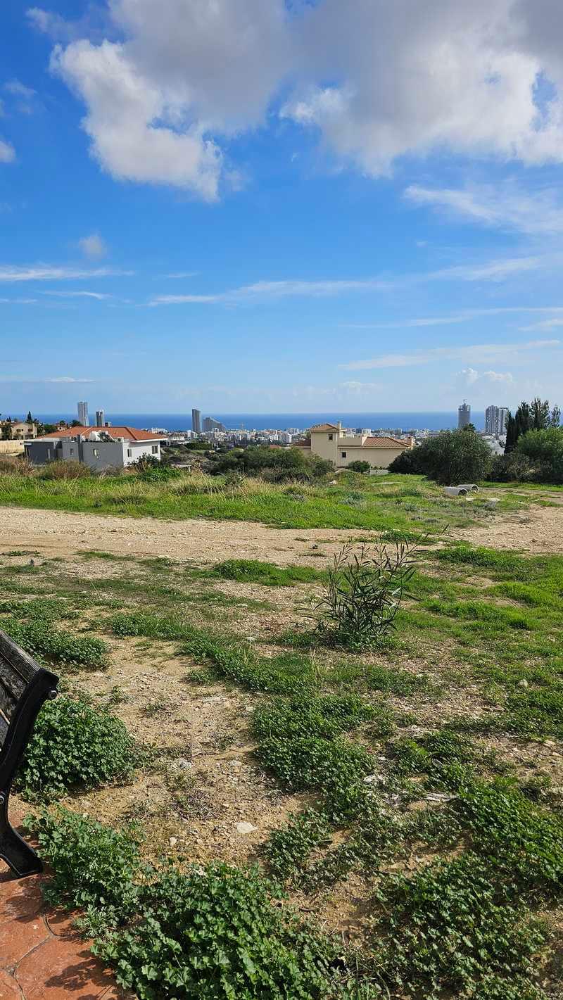 Residential land 3551 m²: https://www.bazaraki.com/adv/5791289_residential-land-3551-m2 (www.bazaraki.com)