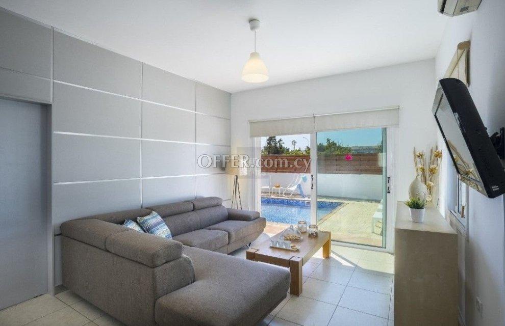 Beautiful Four Bedroom Villa in Agia Triada: https://www.offer.com.cy/en/beautiful-four-bedroom-villa-in-agia-triada/21-816165/ (www.offer.com.cy)