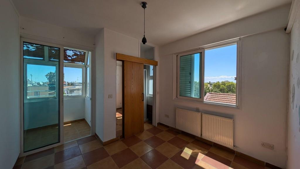 Residential Building 362 SQM For Sale: https://www.zyprus.com/property/39148/9-bedrooms-building-residential-building-in-kaimakli-nicosia (www.zyprus.com)