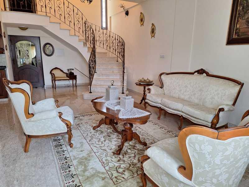 3-bedroom detached house to rent: https://www.bazaraki.com/adv/5786700_3-bedroom-detached-house-to-rent (www.bazaraki.com)