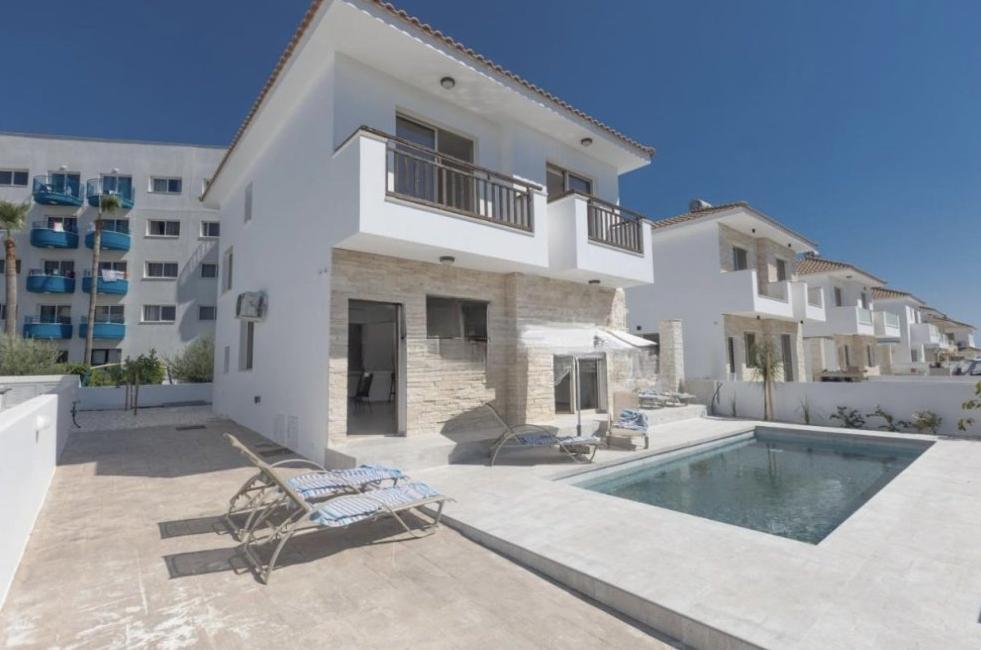 3-bedroom house in Famagusta №153794: https://dom.com.cy/en/catalog/rent/153794/ (dom.com.cy)