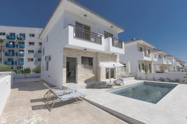 3-bedroom house in Famagusta №153794: https://dom.com.cy/en/catalog/rent/153794/ (dom.com.cy)