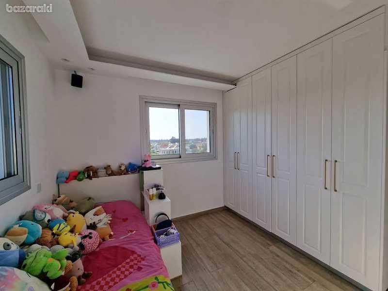 3-bedroom penthouse to rent: https://www.bazaraki.com/adv/5795286_3-bedroom-penthouse-to-rent (www.bazaraki.com)