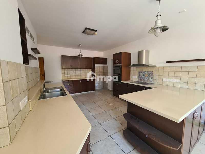 4-bedroom detached house to rent: https://www.bazaraki.com/adv/5797491_4-bedroom-detached-house-to-rent (www.bazaraki.com)