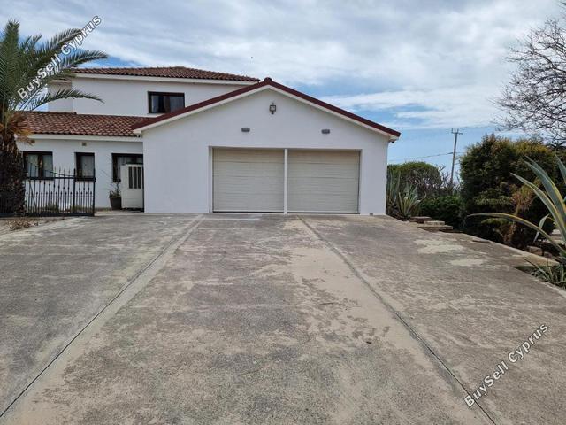 5 Bedroom Detached house to rent in Dekeleia, Larnaca: https://www.buysellcyprus.com/property-for-rent/larnaca/dekeleia/5-bed-detached-house-to-rent-dekeleia-larnaca-1795451.html (www.buysellcyprus.com)