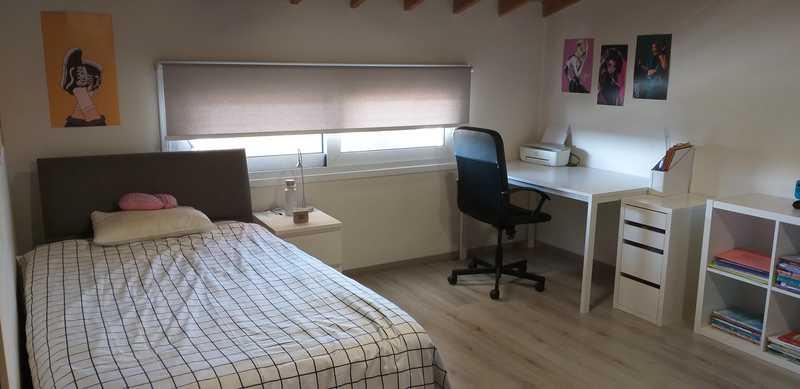 A beautiful spacious master bedroom with a small living room available for long: https://www.bazaraki.com/adv/5790929_a-beautiful-spacious-master-bedroom-with-a-small-living-room-available-for-long (www.bazaraki.com)